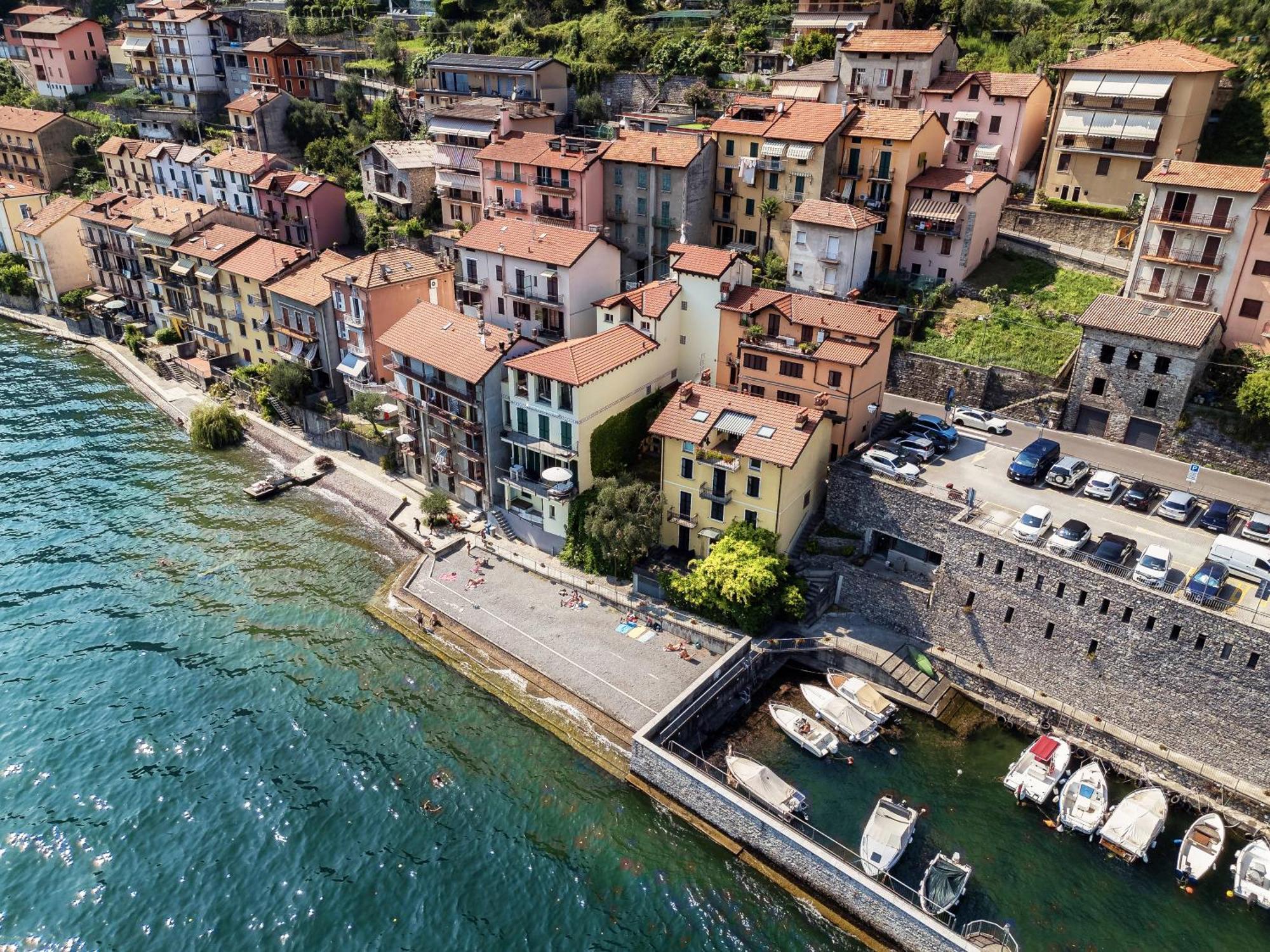 Delizioso Bilocale Vista Lago Colonno Екстер'єр фото