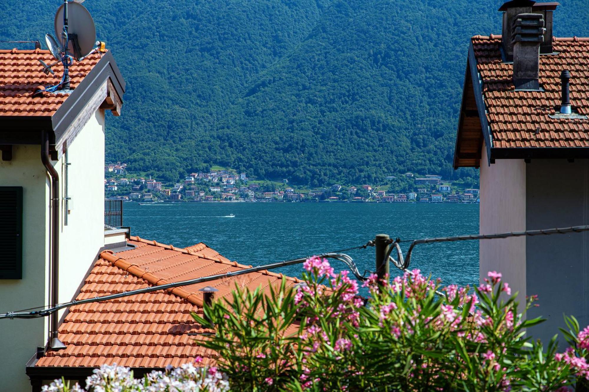Delizioso Bilocale Vista Lago Colonno Екстер'єр фото