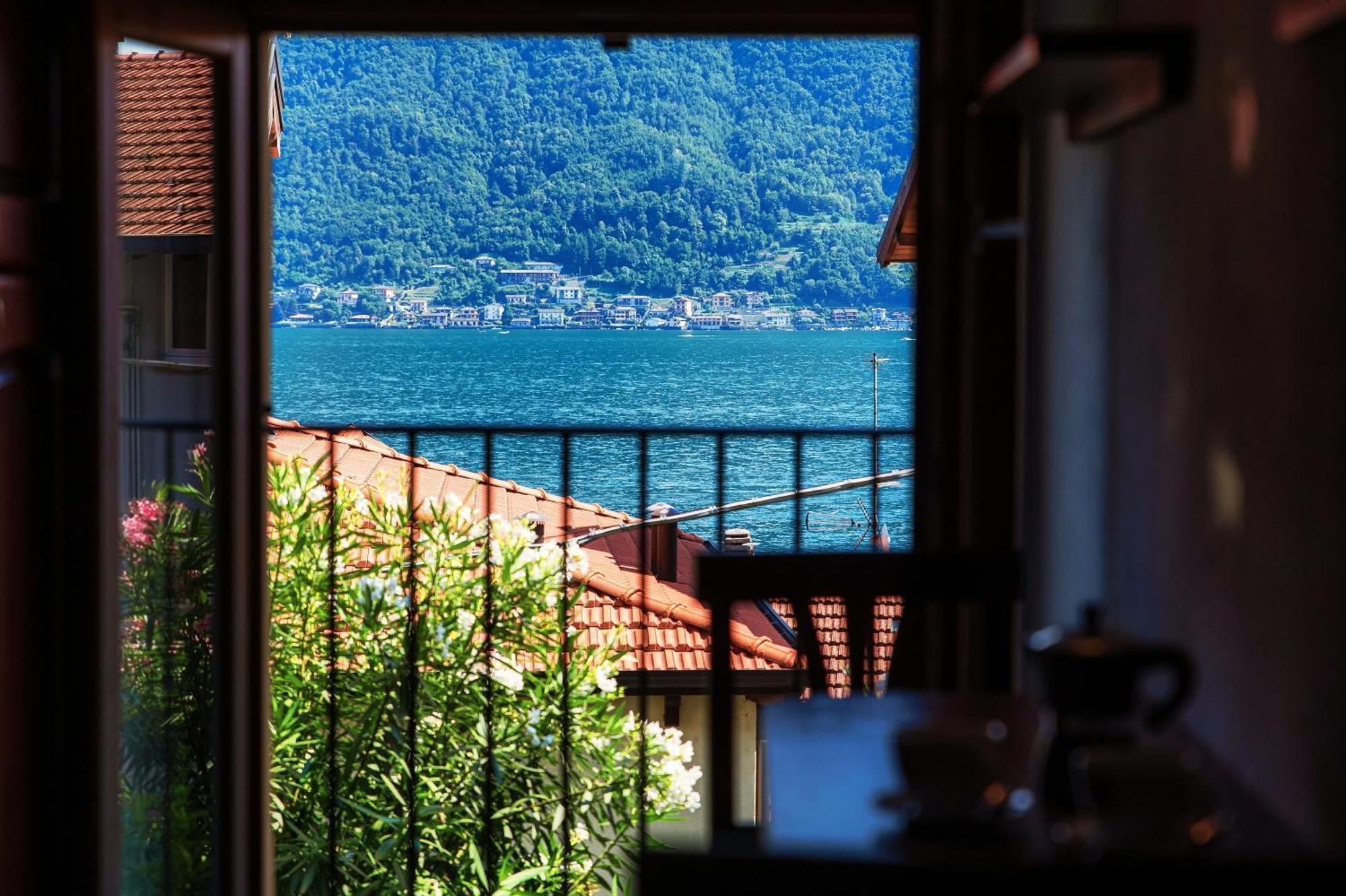 Delizioso Bilocale Vista Lago Colonno Екстер'єр фото