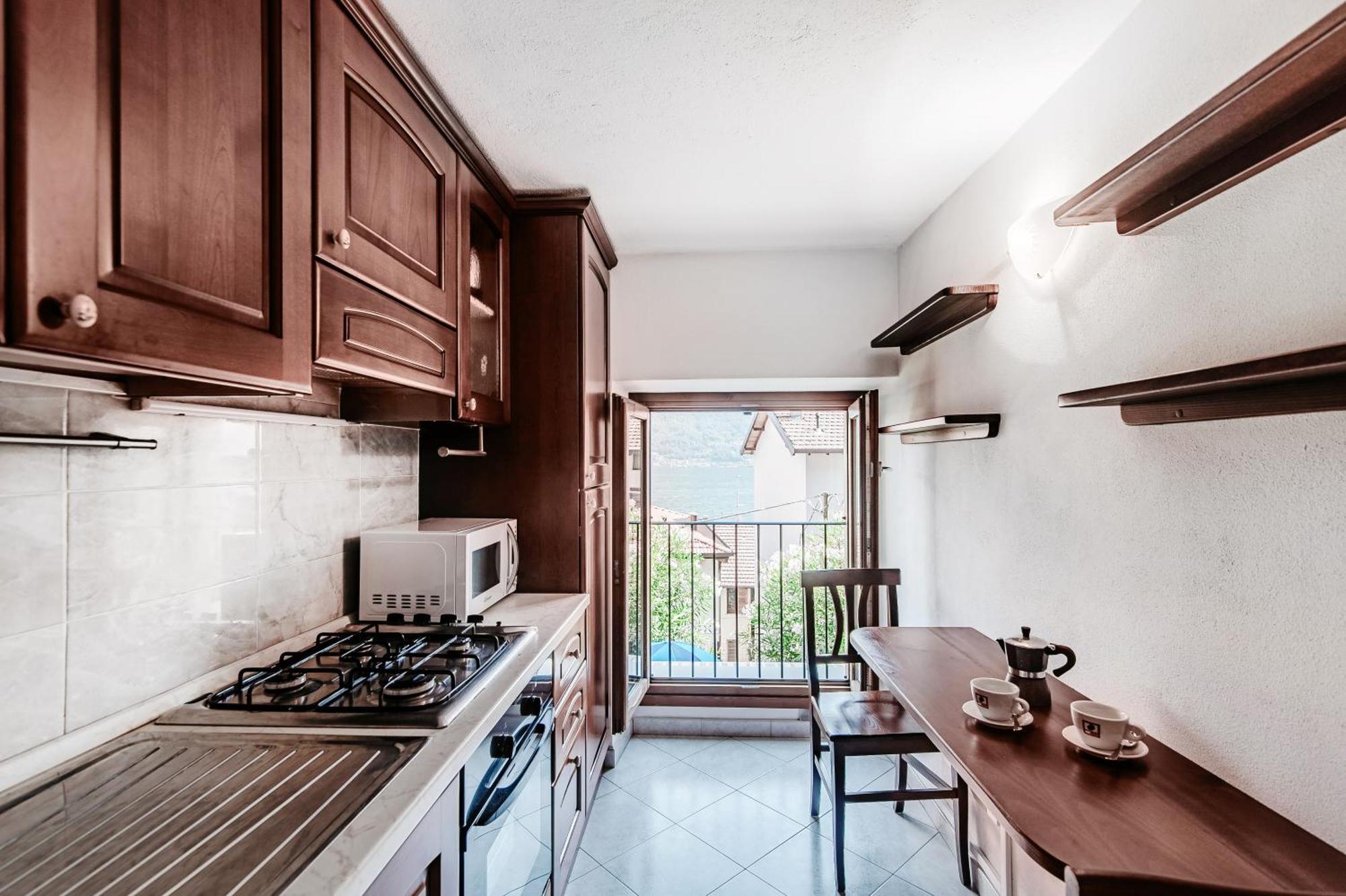 Delizioso Bilocale Vista Lago Colonno Екстер'єр фото