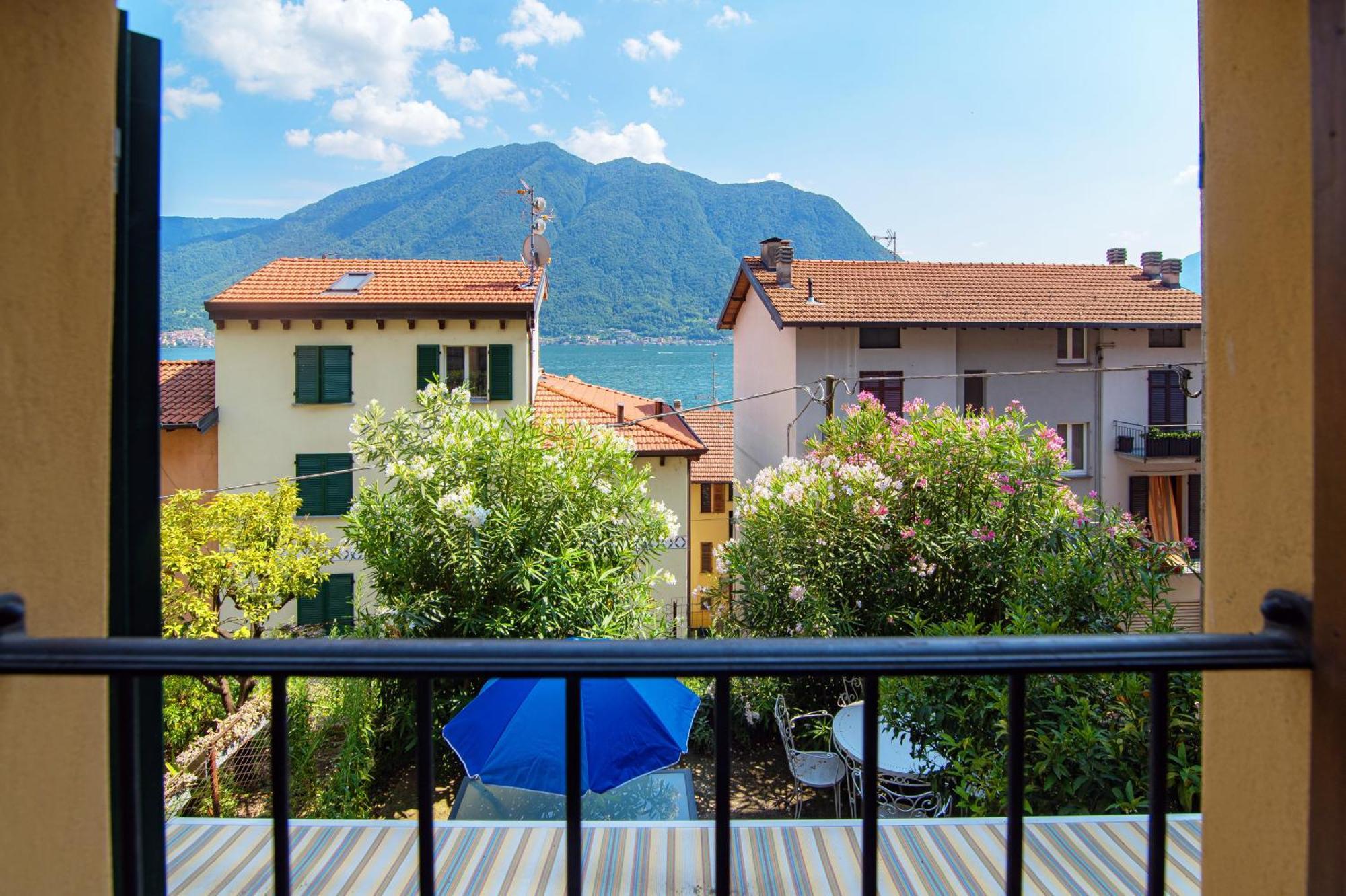 Delizioso Bilocale Vista Lago Colonno Екстер'єр фото